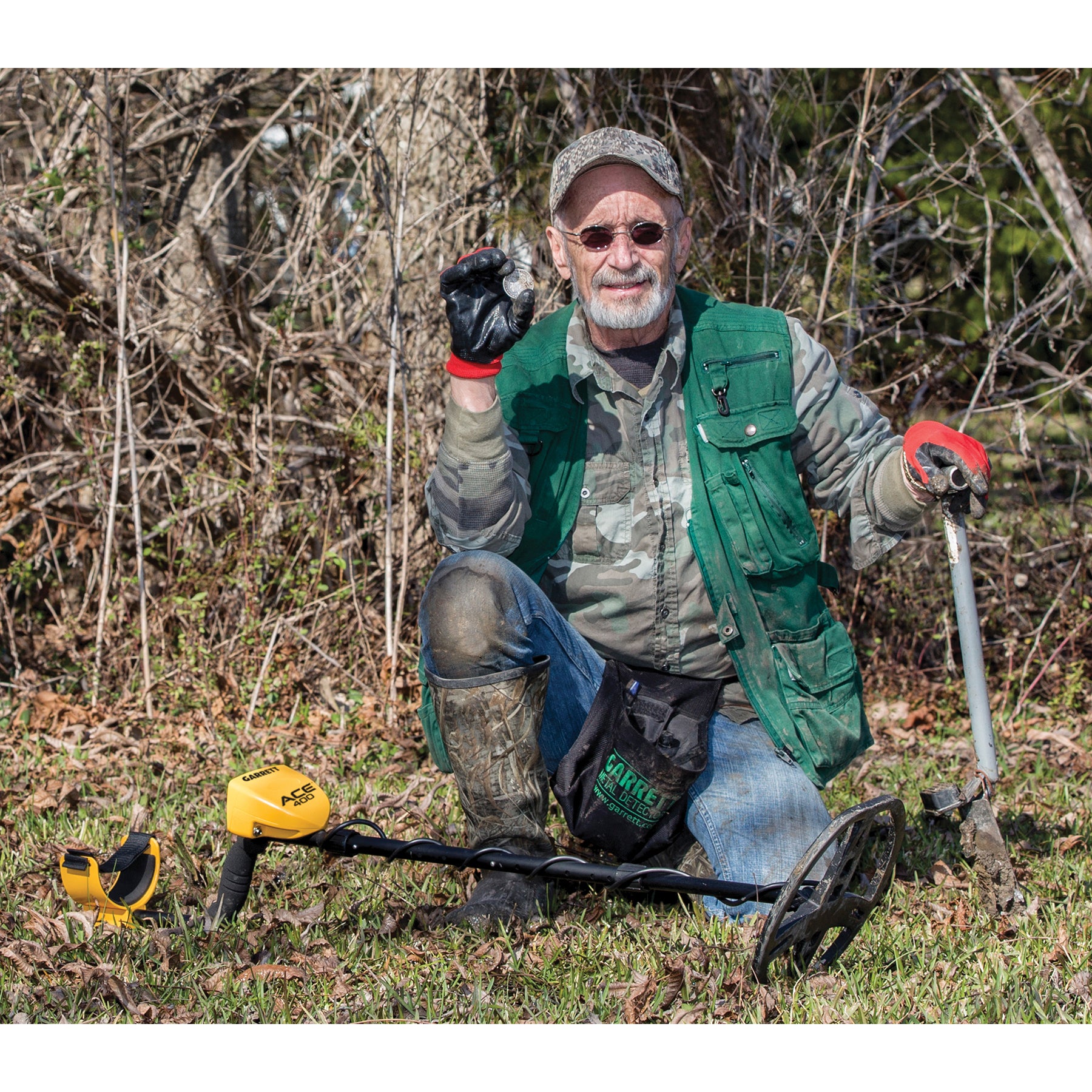 Garrett ACE 400 Metal Detector with Waterproof Coil Pro-Pointer AT and Carry Bag